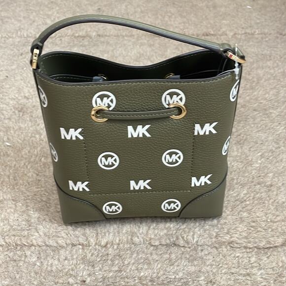 Michael Kors Small Leather Bucket Bag Olive Green New Retails $348 - Picture 3 of 5